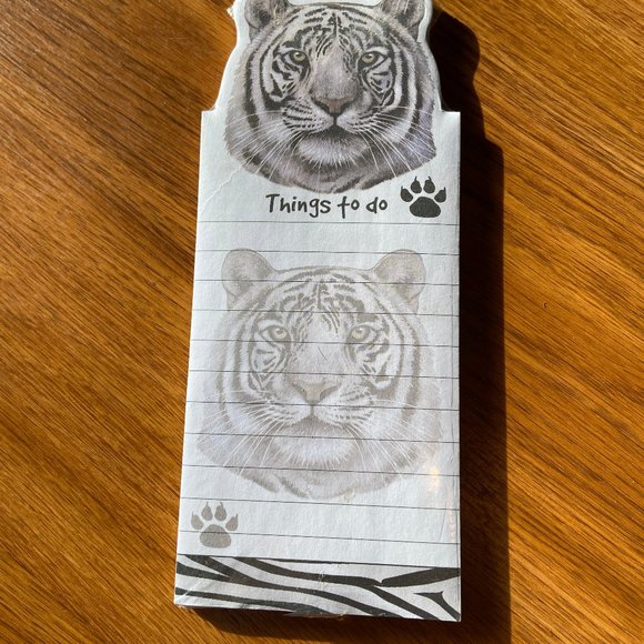NWT White Tiger Magnetic Notepad with 50 Adhesive Sheets - Picture 3 of 10